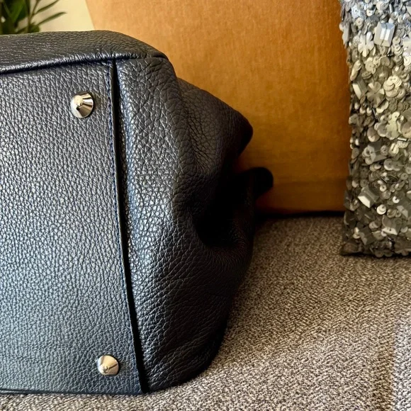 Mark & Graham- Navy Elizabetta Pebbled Leather Tote - Picture 6 of 8